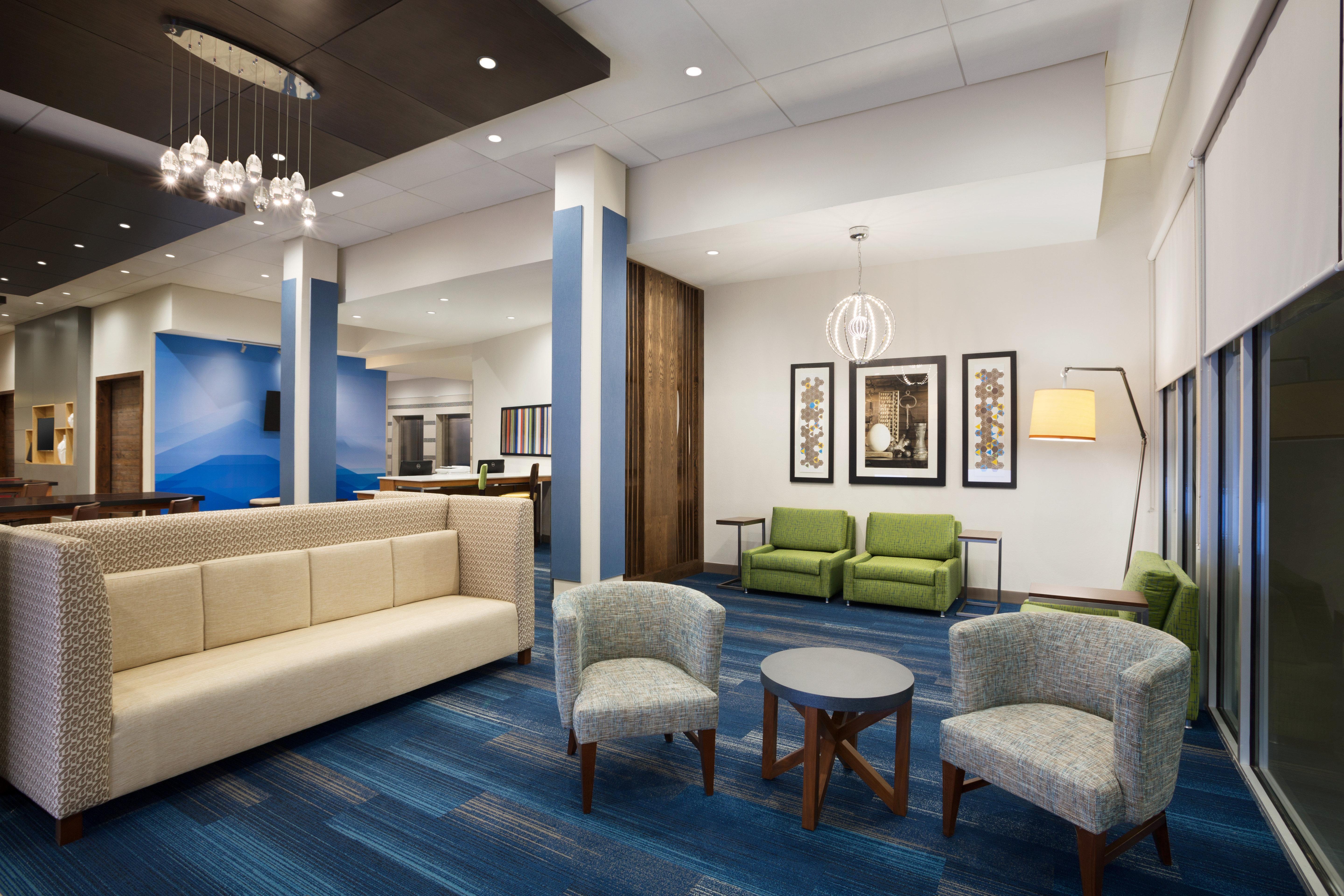 Holiday Inn Express & Suites - Mcallen - Medical Center Area By Ihg Екстериор снимка