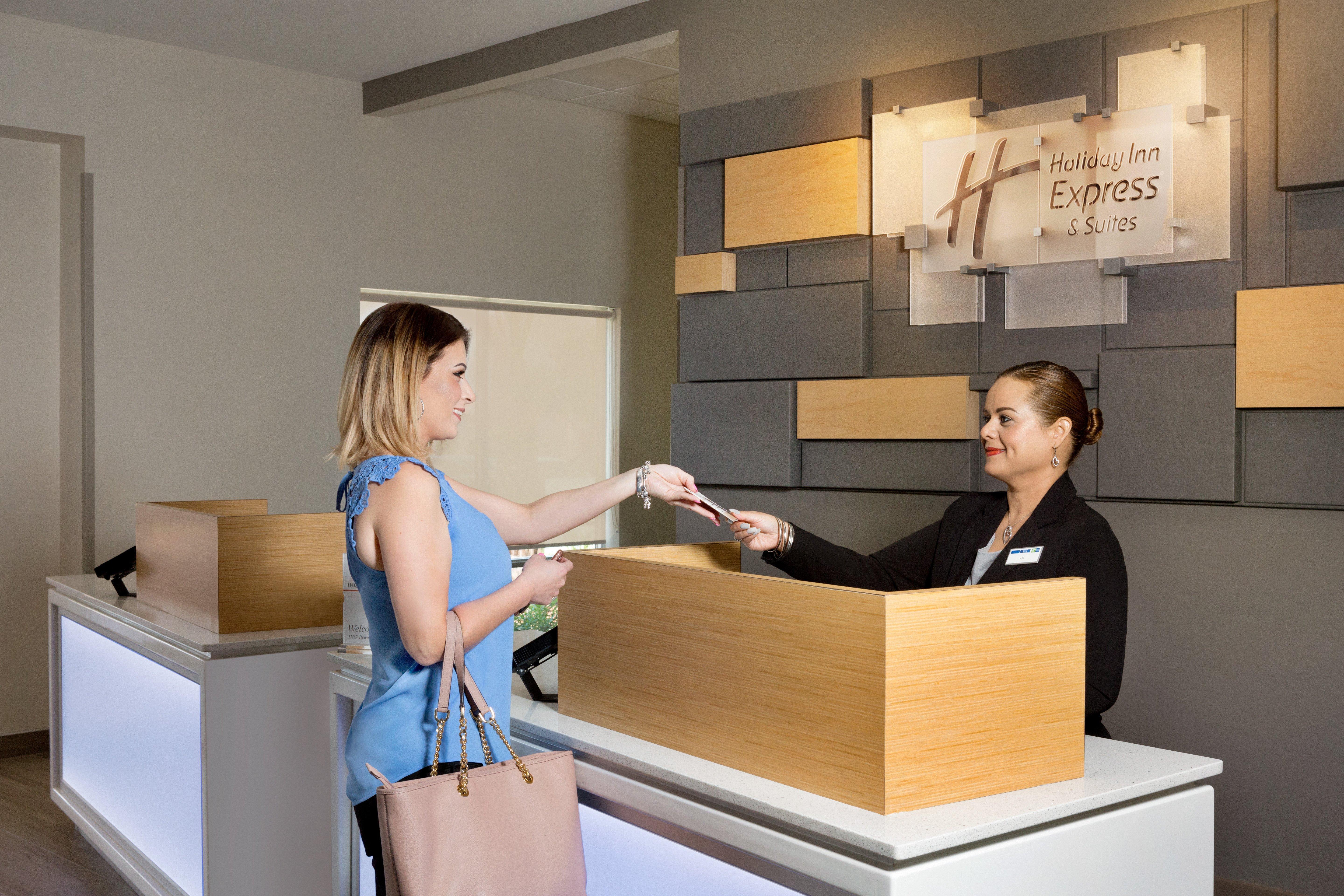 Holiday Inn Express & Suites - Mcallen - Medical Center Area By Ihg Екстериор снимка