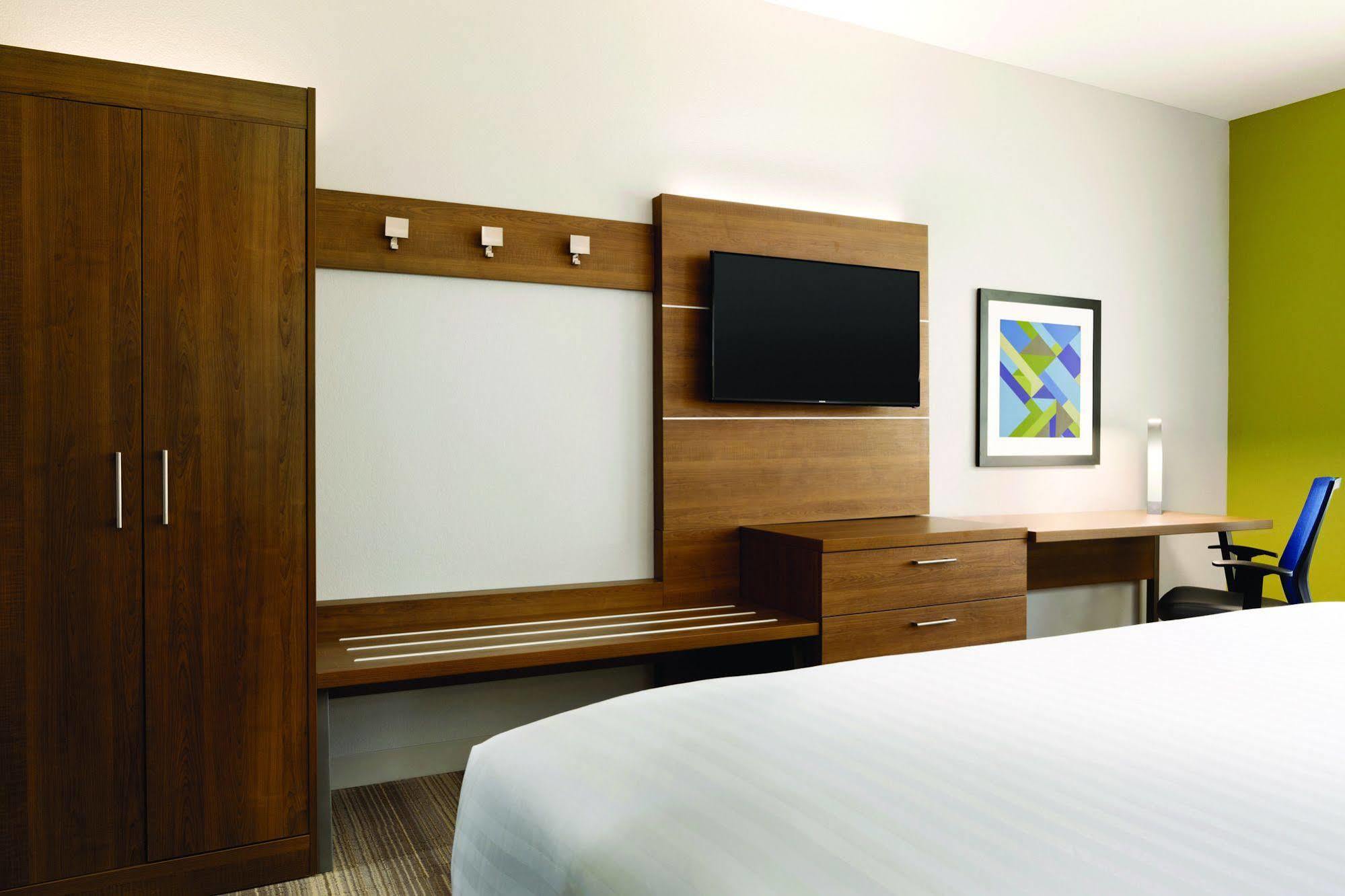 Holiday Inn Express & Suites - Mcallen - Medical Center Area By Ihg Екстериор снимка